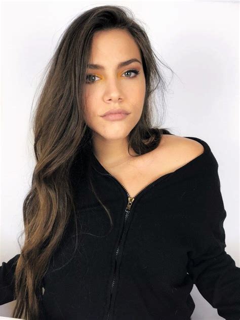 405 x 607 jpeg 33 кб. Kylie Jenner Yellow #MakeupMonday | Makeup must haves ...