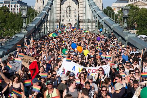 Kötelesség szolidaritást vállalni magyarország legutóbbi . Ma 15 órakor Budapest Pride Felvonulás - Humen Online