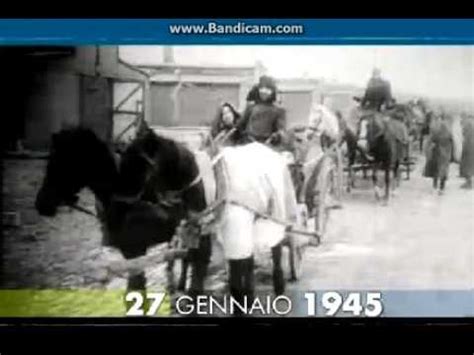 Auschwitz survivors urged for their experiences and those who died not to be forgotten, saying holocaust denial amounts to murdering the victims a second time over. 27 gennaio 1945 i russi liberano Auschwitz - YouTube