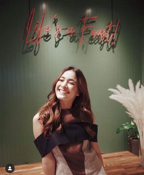 Foto cantik mawar eva de jongh. Perankan Anelis di Bumi Manusia, Ini Potret Mawar Eva De ...