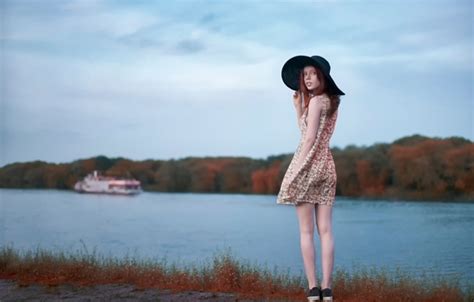 Collection of the best ekaterina yasnogorodskaya wallpapers. Wallpaper river, the wind, dress, hat, Kate, ship ...