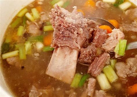 Kali ini kita akan membahas bagaimana cara mengolah iga sapi menjadi sop yang mantap di rumah sobat makan. Resep Sop Iga Sapi Bening Ala Resto - Resep Sop Iga Sapi ...