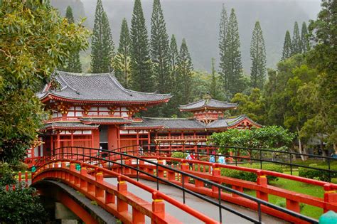 Recreate the beauty of japan's ancient past. Byodo-In Temple: A Serene Escape on Oahu | SoloFriendly.com