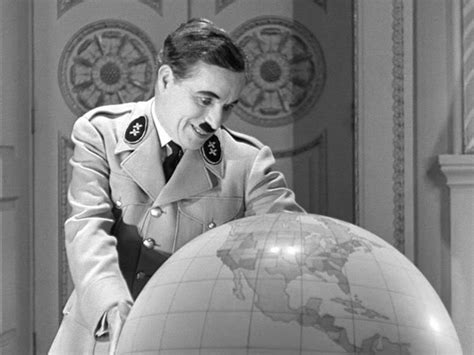Il grande dittatore è un film capolavoro del 1940 diretto e interpretato da charlie chaplin. Giorno della memoria: alla Piccola Fenice di Senigallia ...