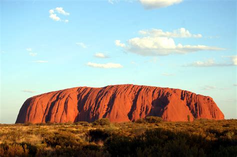 Some are revealed, layer by layer, as an anangu grows and matures. Me gusta :: 세상의 중심, 호주 울루루(Uluru)