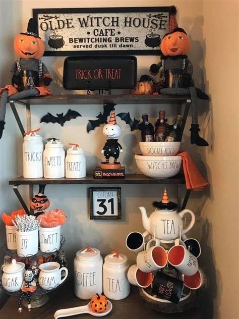 .halloween #halloweenmakeup #halloween2018 #halloweencoffee #halloweencoffeebar @ palatte coffee & art. Pin on It's the most wonderful time of the year