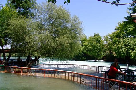 Manavgat wasserfall und staudamm, bazare, side museum usw). Manavgat Wasserfall - im Frühjahr mit viel Wasser