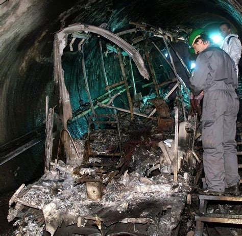 14 menschen verloren bei einem schweren seilbahnunglück in norditalien ihr leben. Seilbahn-Unglück: Als 155 Menschen in der Feuerfalle von ...