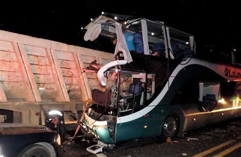 Car dealership in los andes, chile. seis muertos autopista siglo 21 choque autobus camion | excelsior