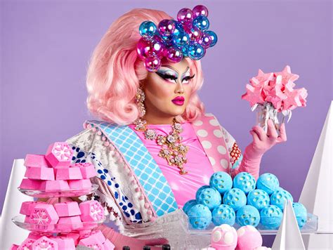 Drag queens kim chi drag rpdr season 8 rupaul drag queen club kids save the queen how to pose kimchi look cool. Lush Teams Up With RuPaul's Drag Race Queens Kim Chi and ...