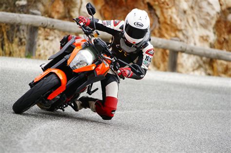 How does the ktm 1290 super duke r handle? First ride: KTM 1290 Super Duke R review | Visordown