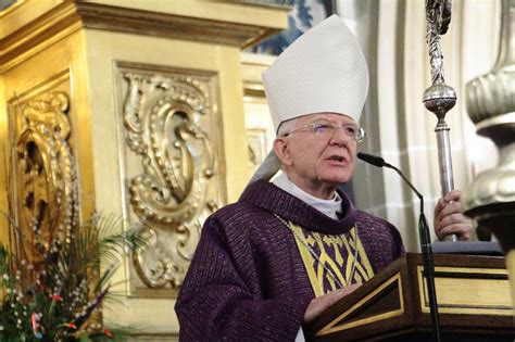 Abp marek jędraszewski odpowiedział na kilka pytań zadanych przez internautów oraz dwa sformułowane przez obecnych w katedrze. Abp Marek Jędraszewski laureatem nagrody Feniks 2020