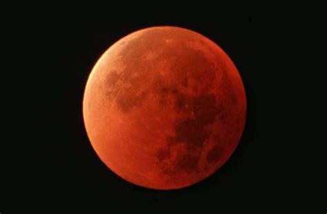 By default the eclipse is drawn with the local vertical in moscow uppermost (zenith up), so that it is orientated as you would see it looking up at the moon. Informe de observación: Eclipse lunar total del 31 de ...