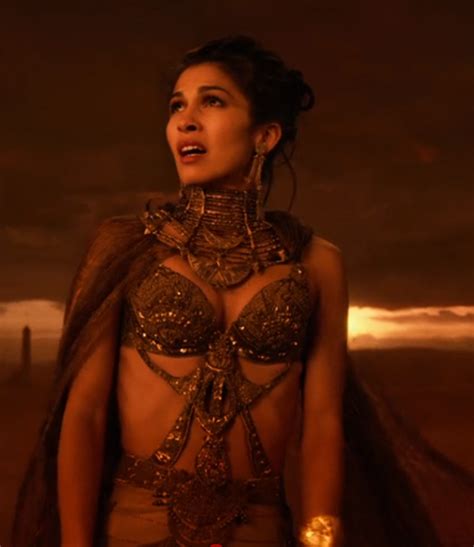 This is an oasis like no other! Hathor (Elodie Yung) from Gods of Egypt (With images ...