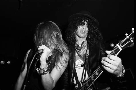 Led by singer axl rose and stylish guitarist slash, they mixed the passion of blues, the. Guns N' Roses Reunite: See Early Photos of a Band in ...