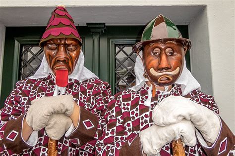 Verrückte särge für die letzte reise. Steiner Fasnacht