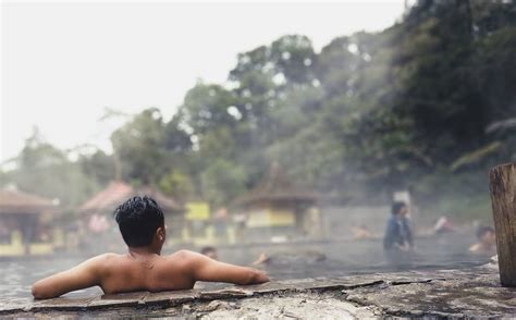 Namun, bagi pengunjung yang ingin berendam di air panas untuk memulihkan tenaga, dapat menikmati pemandian air panas selecta yang tiket masuknya hanya rp 5 ribu. Pemandian Air Panas Cangar 2020 Harga Tiket Masuk Sejarah ...