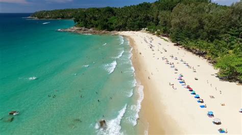48 km north to south, 21 km west to east, but is blessed with more than 40 sandy beaches, tropical islands, majestic landscapes and fantastic thai food. Die thailändische Tourismusbranche befindet sich in einem ...