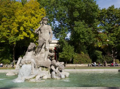 Inmitten der grünanlage befindet sich ein großer eingezäunter idyllischer spielplatz. Lebensreform und Boheme | Main / Gender Atop Ya Alter ...