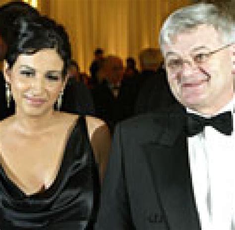 Check spelling or type a new query. Joschka Fischer hat in Rom geheiratet - WELT