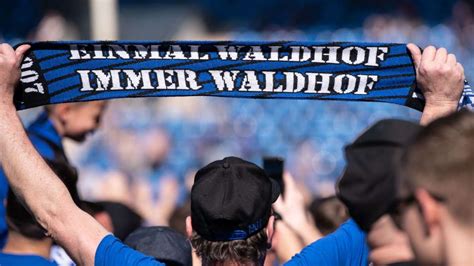 4 0 (0) stationen als trainer jahre: Eintracht Frankfurt: DFB-Pokal: Waldhof Mannheim ist heiß ...