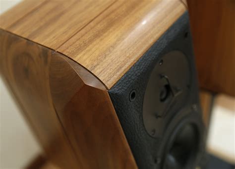 Selling my used pair of sonus faber signums, a stunning stand mount speaker that are now becoming rare as most of the classic sf range are. Sonus Faber Signum | Hi-Fi.ru