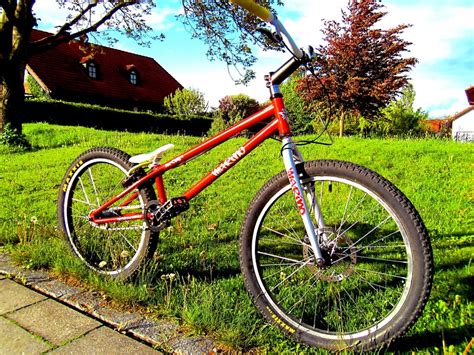 But the rules have been layed down, street if none street legal bikes were included, then hands down it would be the britten 1000. Best looking 24" street trial bike? - Bike Pictures ...