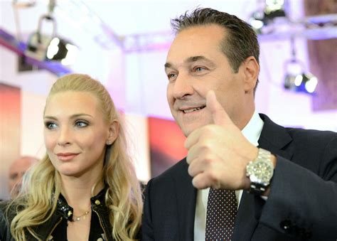 Sebastian kurz and the coalition with hc strache means change for the better on every front. H.C. Strache: Mit gemäßigtem Auftreten auf die ...