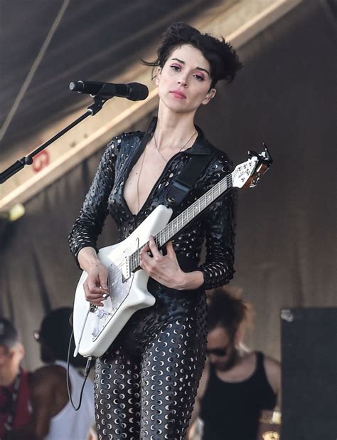  Annie Clark - HawtCelebs