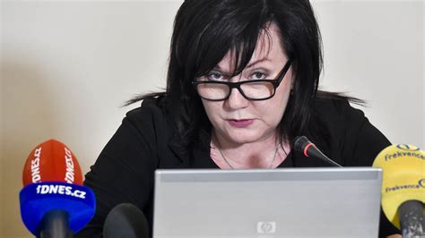 May 29, 2021 · manželka premiéra monika babišová (ano) dostala první dávku očkování, manžel ji doprovodil (30.5.2021). Šéfka ministerstva financí a daňový poradce. Manželé ...