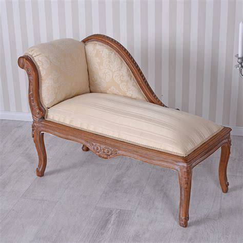 Hier finden sie designermöbel wie ledersofas zu unschlagbaren preisen. Antik Sofa Barock Sitzbank Hocker Bank Chaiselongue Luxus ...