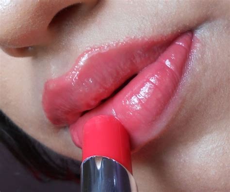 Color sensational lipstick by maybelline. Maybelline RD01 Color Sensational Lip Flush Lipstick Review
