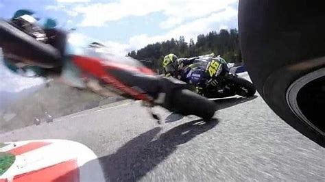 El piloto valenciano renació tras un inicio complicado de temporada y cerrará una primera línea que le da. Valentino Rossi mostró cómo se vio el estrepitoso ...