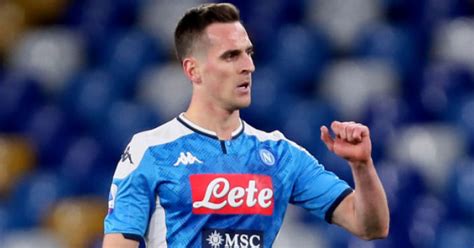 28 февраля 1994 | 26 лет. Man Utd turn to 10 in 12 Napoli hitman Milik in hunt for new striker