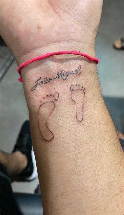 A tatuagem dele já está no meu coração. Irmã de Whindersson Nunes dedica tatuagem a João Miguel ...