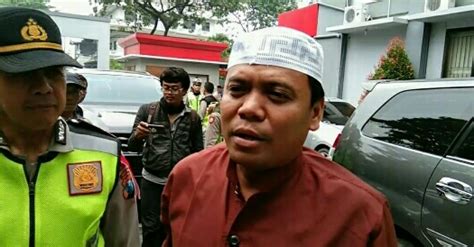 Ahmad dhani diduga hina banser nu, sandiaga uno kecewa. Jne Diduga Hina Nu : Tokoh Nu Serukan Boikot Jne Ternyata ...