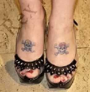 She did this tattoo in honor of @joanrivers…if you looked at aerodynamics, at science. Kelly Osbourne | Foot Tattoo Pieces | Pinterest | Best ...