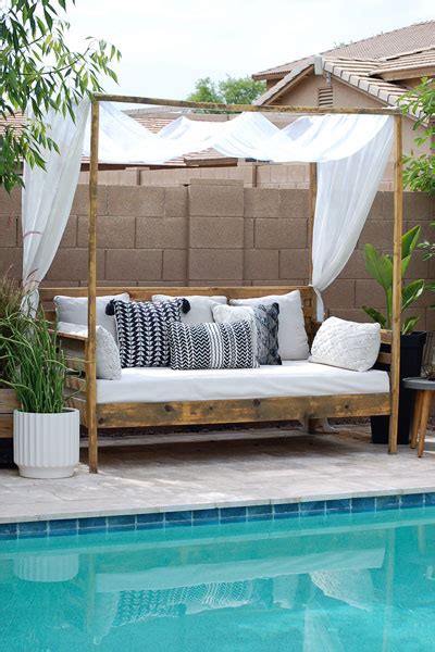 The tutorial is at hgtv. DIY Outdoor Daybed | A Hint of Home