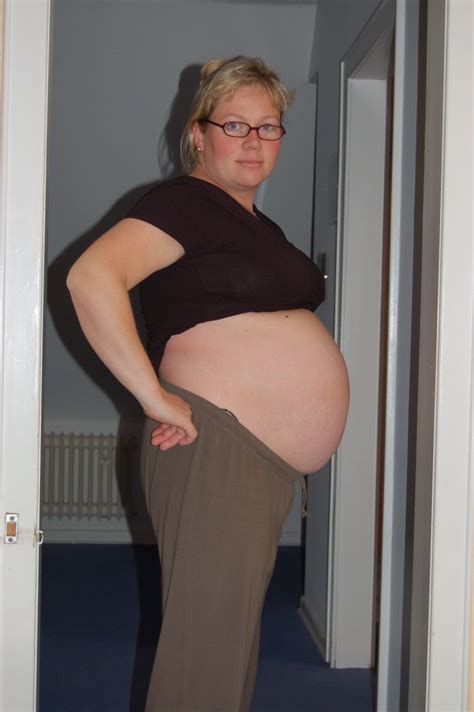 Monat deiner schwangerschaft begonnen hat. Familie Eck: Helga mit Bauch in der 37. SSW