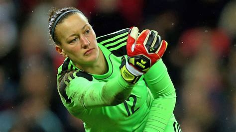 Nationaltorhüterin almuth schult verlängert ihren vertrag beim vfl wolfsburg bis 2022. Welttorhüterin Schult: "In der zweiten Jahreshälfte war ...