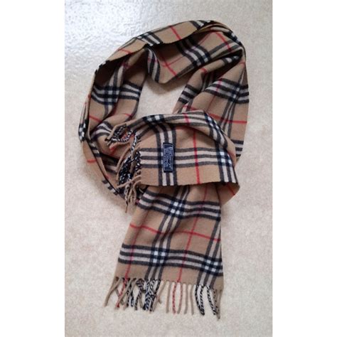 Check spelling or type a new query. Echarpe Burberry : j'adore cette accessoire vraiment très ...