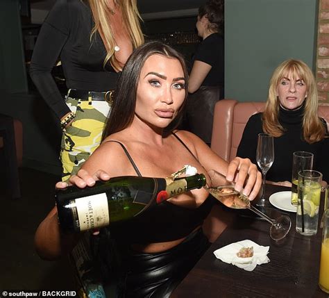 Lauren goodger steps out in. Lauren Goodger shows jailbird ex Joey Morrisson what he's ...