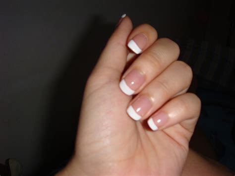 Es sieht ja auch echt schön aus, nur möchte ich gern so schnell wie möglich meine. Wie alt muss man fürs Nagelstudio sein? Und wie viel ...