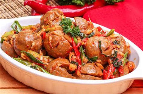 Rasanya yang pedas dan mampu menggugah selera, merupakan ciri dari sambal. Resep Tumis Bakso Pedas Super Nikmat - PortalMadura.com