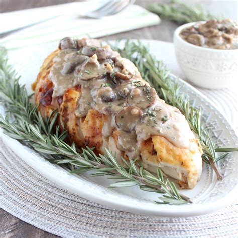 Save any leftovers to make a delicious pie the day after. Roasted Turkey Breast with Blue Cheese Mushroom Gravy