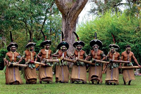 Ülke genç bir nüfusa sahiptir. Papua Yeni Gine: Cennet İnsanları