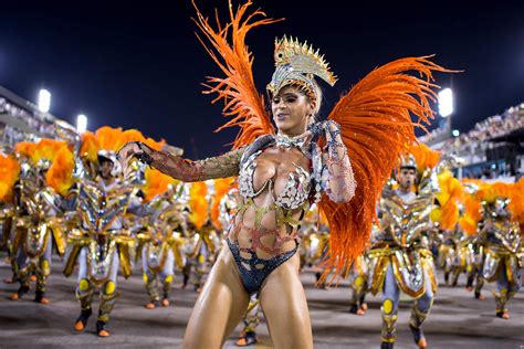 Our most festive occasion of the year has been a tradition since the colonial era. So funktioniert der Karneval in Rio de Janeiro | TRAVELBOOK