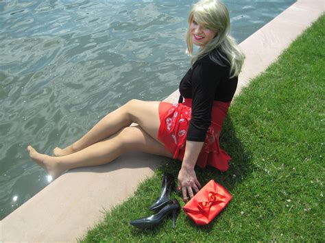 To vote, please use the stars on the bottom. Wallpaper : water, grass, shorts, pantyhose, summer ...