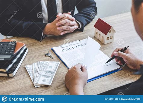 Use and customize a free real estate purchase agreement in minutes. Estate Agent Broker Reach Contract Form To Client Signing ...