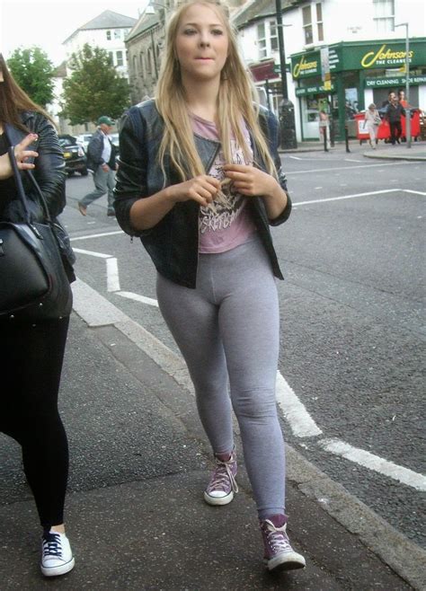 Regular fit, skinny and straignt jeans. Sexy leggings - Sexy girls on the street, girls in jeans ...
